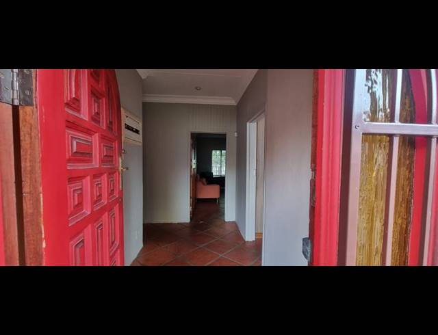 3 BEDROOM HOUSE FOR SALE IN KOSMOSPARK